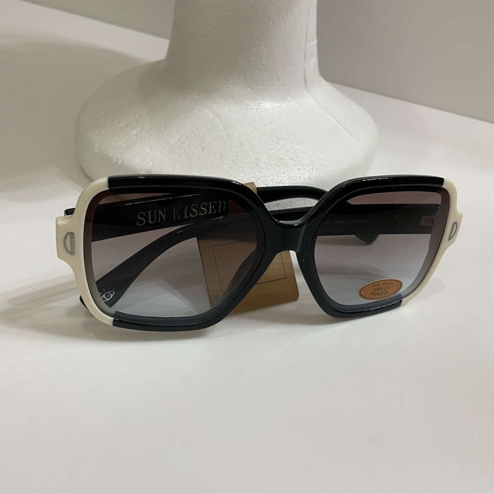 Black Oversized Rae Dunn sunglasses